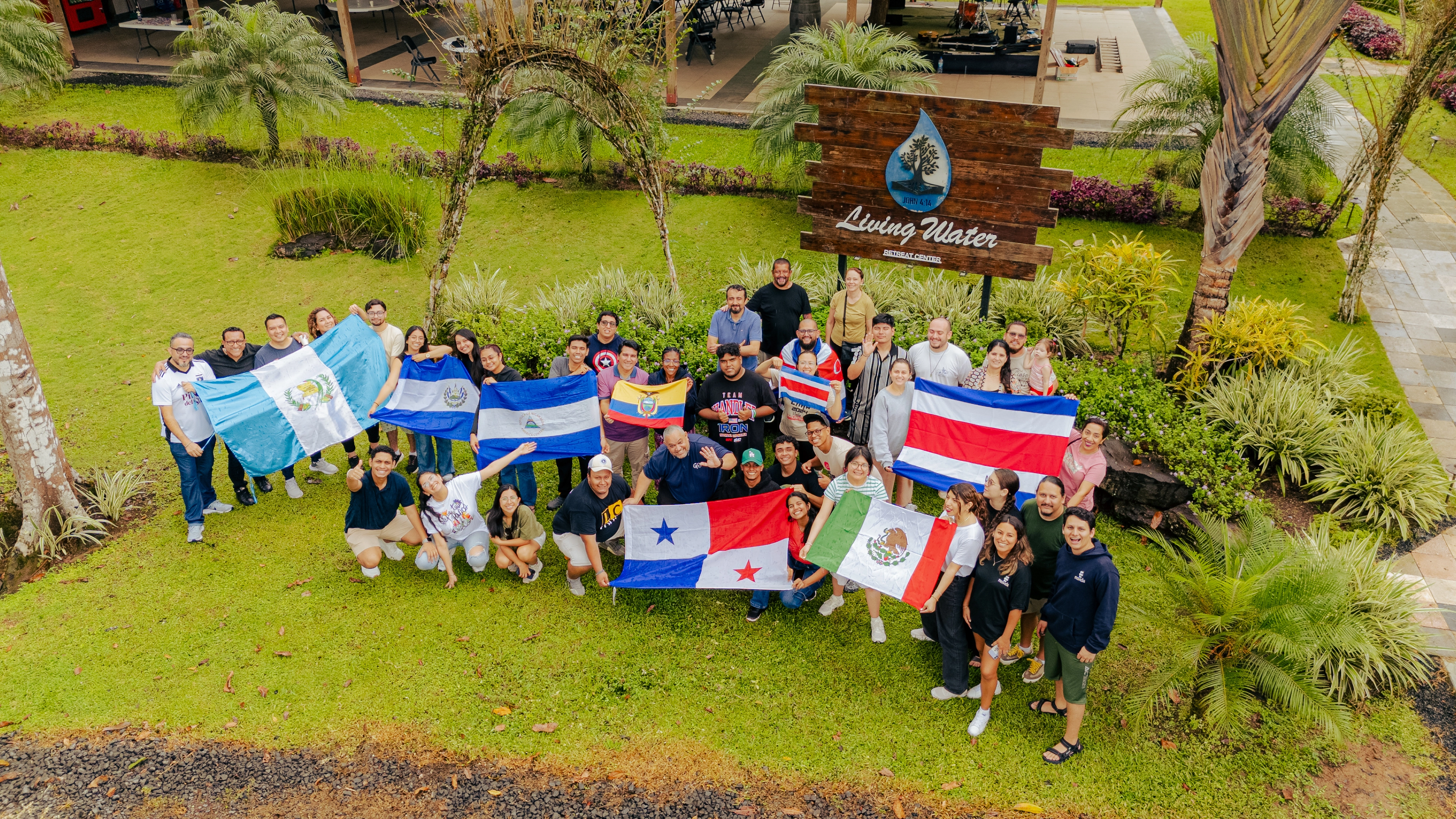 Nueve países, una misión