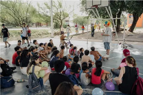 Grupo compartiendo mensaje